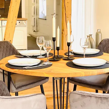 アパート Altes Winzerhaus Am Moselufer - Goldgrube *